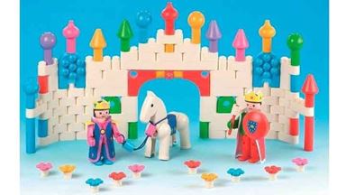 Poly-M 74255 — Набор «PlayWorld RAINBOW CASTEL» из 255 элементов включая фигуры и контейнер, сделано в Германии