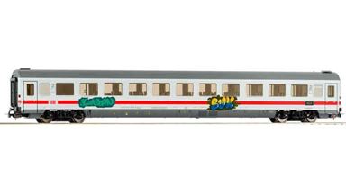 PIKO 58847 — Пассажирский вагон Bvmmz 187 2 кл. «IC» с граффити, H0, VI, DB AG