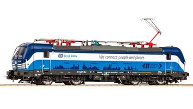 PIKO 21687 — Электровоз Vectron «Прага-Берлин-Гамбург» (интерфейс PluX22), H0, VI, ČD
