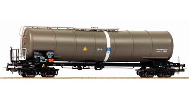 PIKO 24628 — Вагон-цистерна для перевозки авиатоплива «Jet A-1» CH-LBA, H0, VI, SBB
