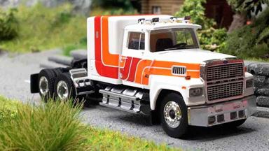 BREKINA 85876 — Седельный тягач Ford® LTL 9000 (белый), 1:87, 1978