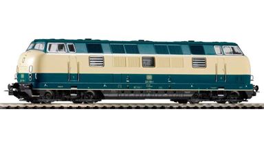 PIKO 52617 — Тепловоз BR 221 (интерфейс PluX22), H0, IV, DB