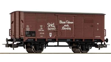 PIKO 24567 — Товарный вагон G02 «Blue Flags to Berlin», H0, III, DR